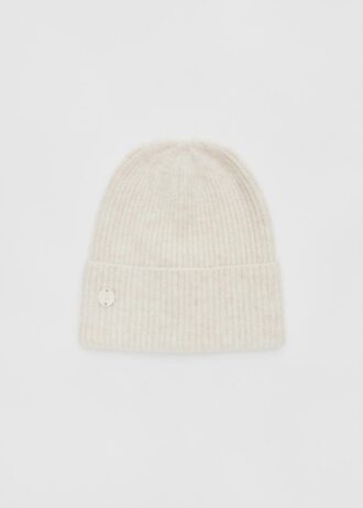 Ribbet lue med plakett