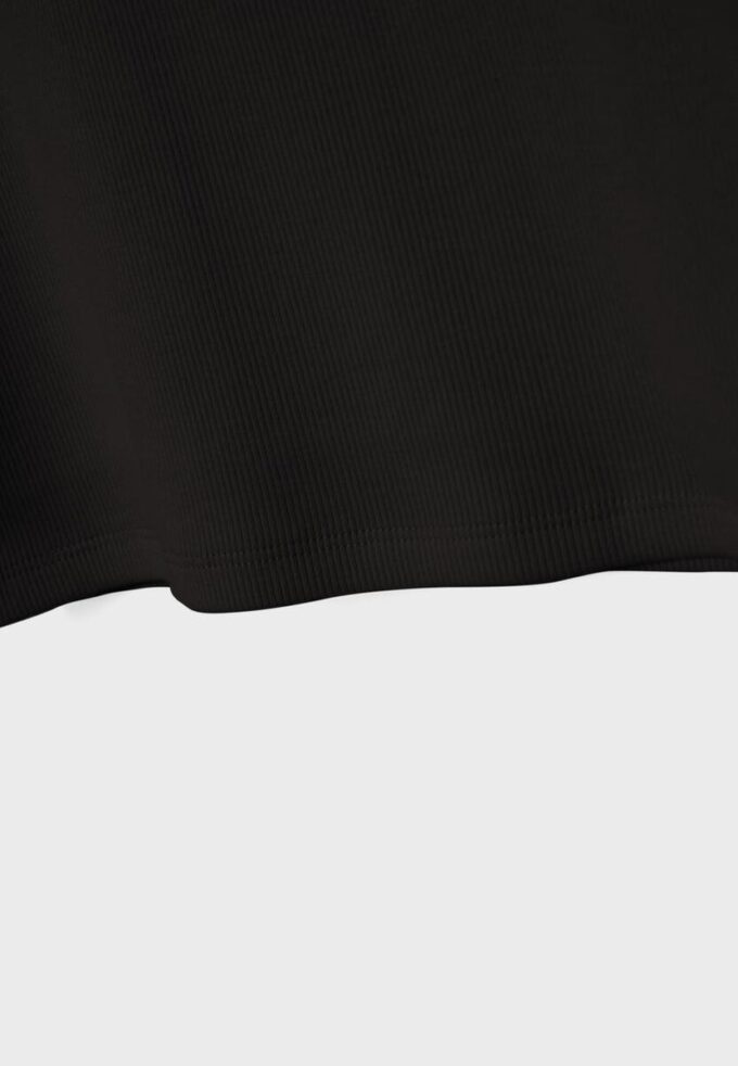 Ribbet T-skjorte med racerrygg