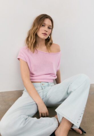 Rustikk strikket topp med båthals