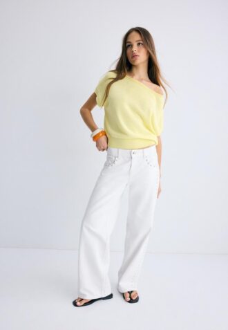 Rustikk strikket topp med båthals