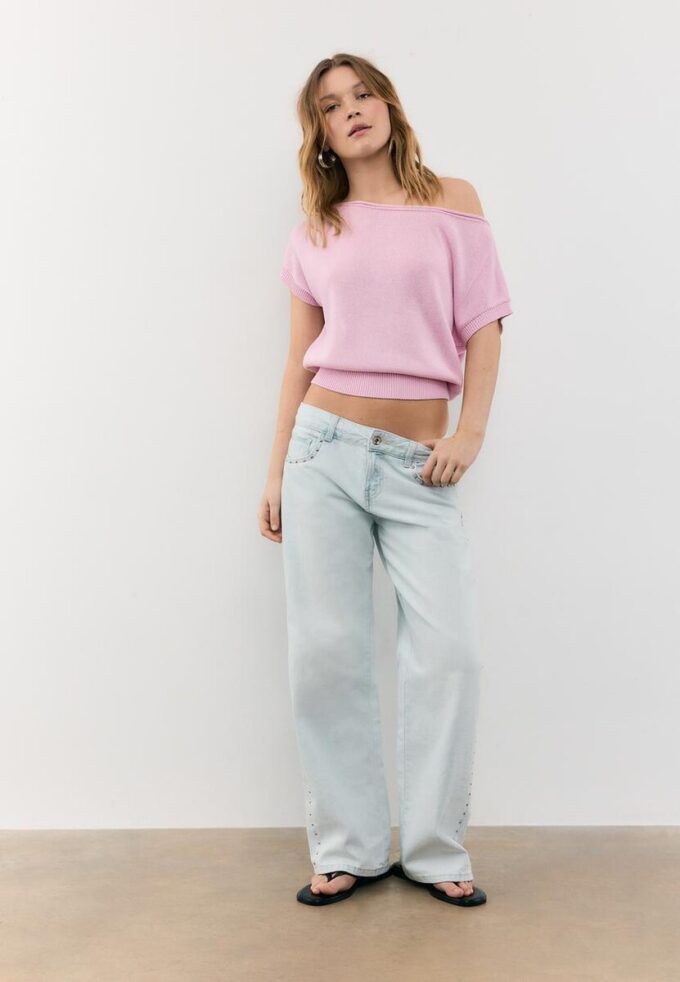 Rustikk strikket topp med båthals