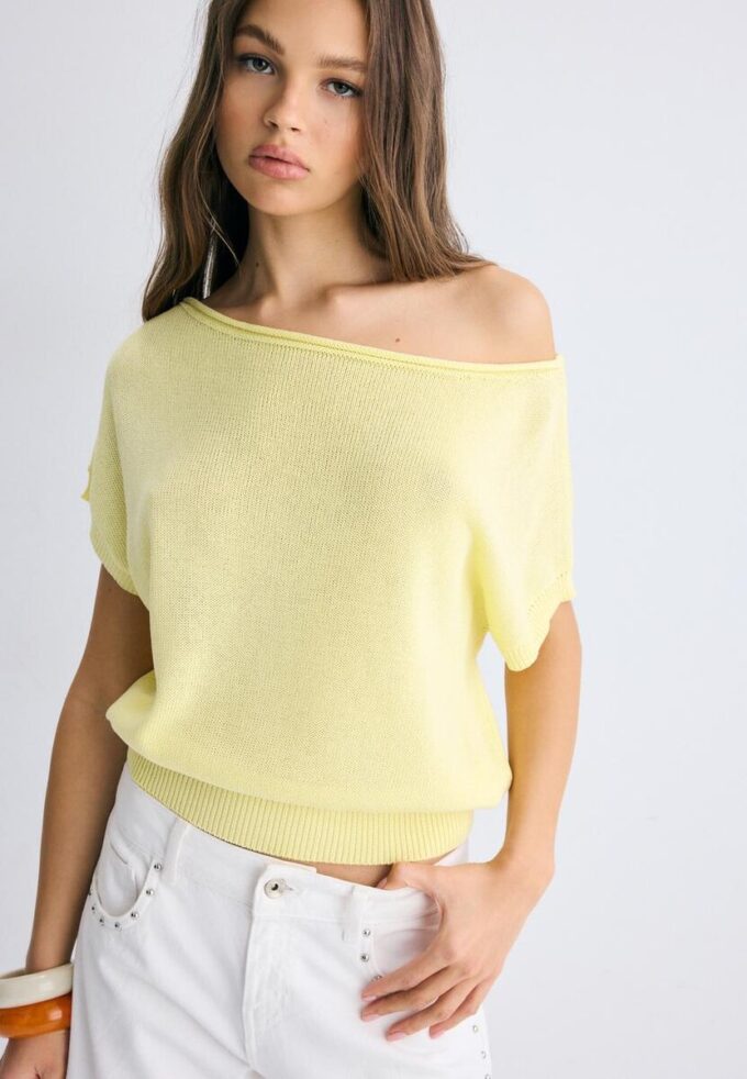 Rustikk strikket topp med båthals