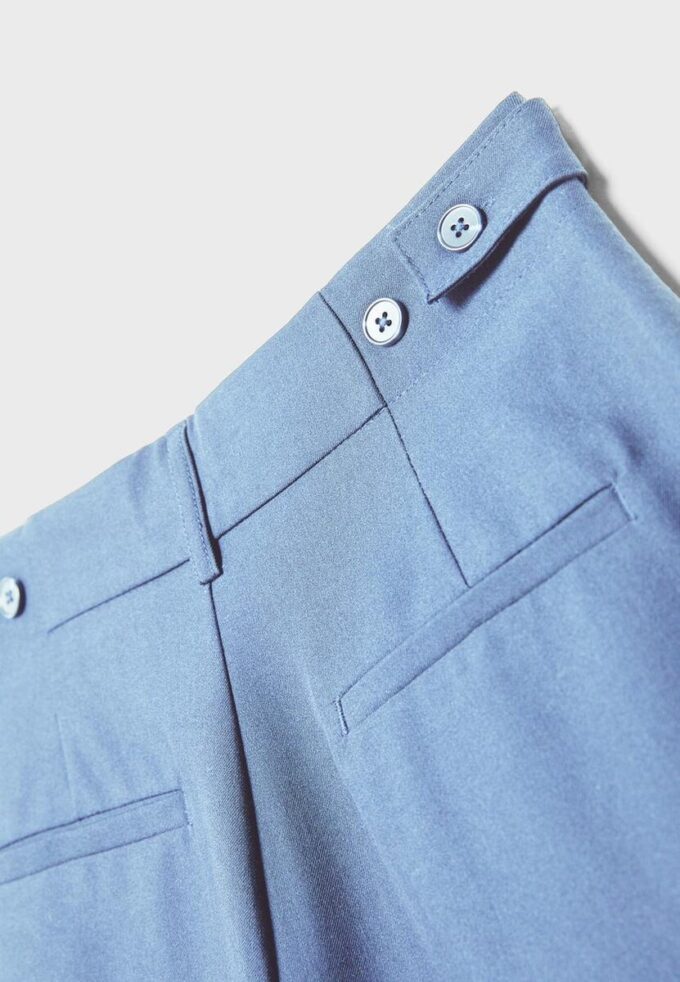 Rustikke bukser med vid benvidde og justerbare knapper