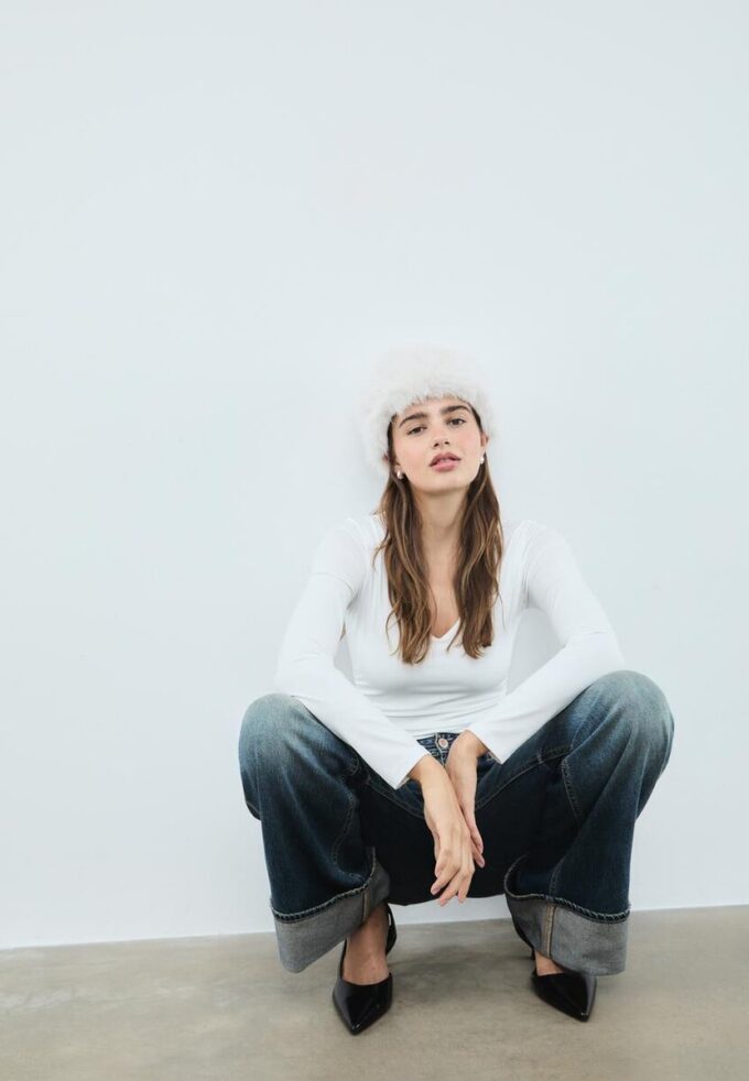 Rynket body i polyamid med V-hals