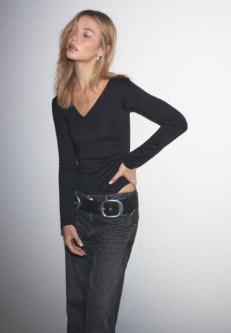 Rynket body i polyamid med V-hals