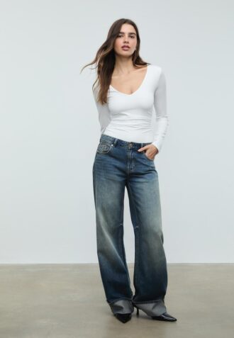 Rynket body i polyamid med V-hals