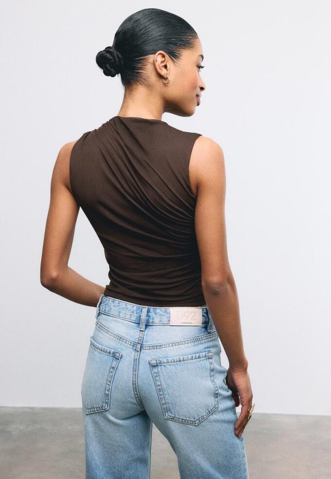 Rynket T-skjorte i tyll