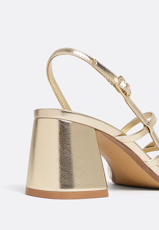 Sandaler med blokkheler