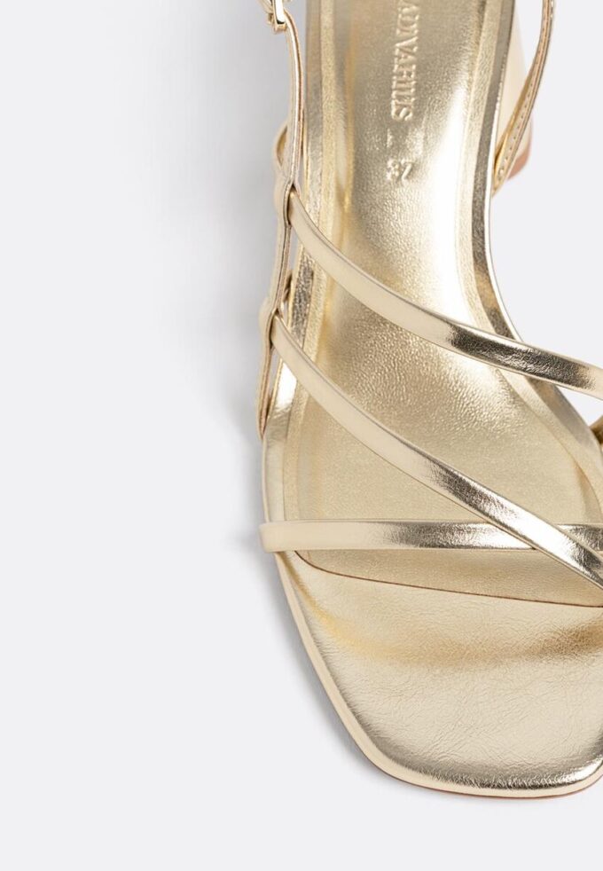 Sandaler med blokkheler