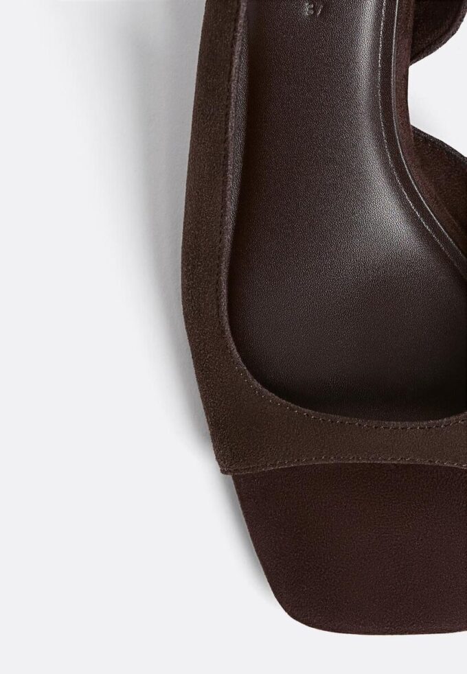 Sandaler med høye hæler i skinn