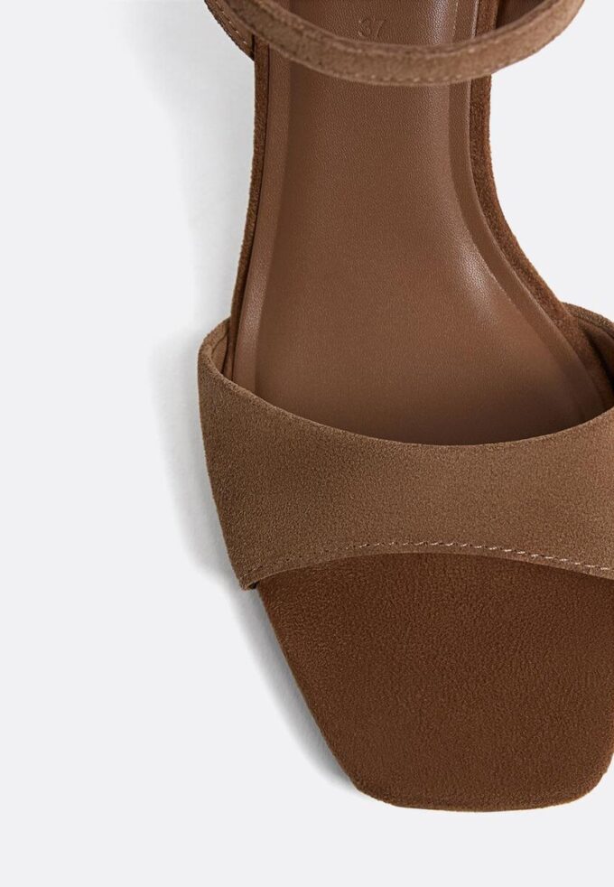 Sandaler med høye hæler i skinn