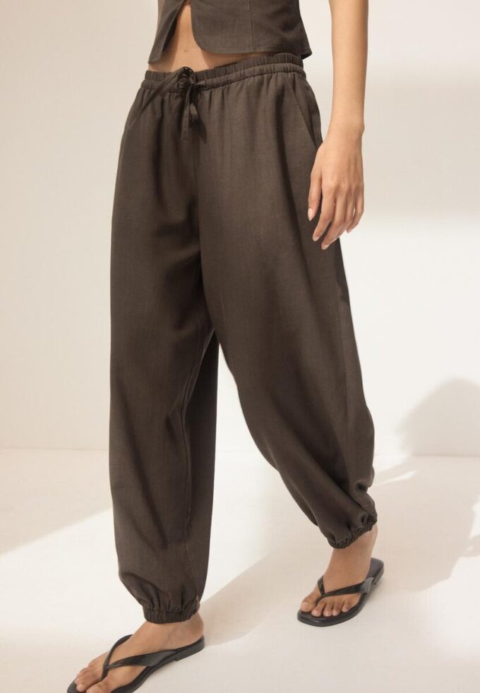 Sarouel-bukser med lin-effekt