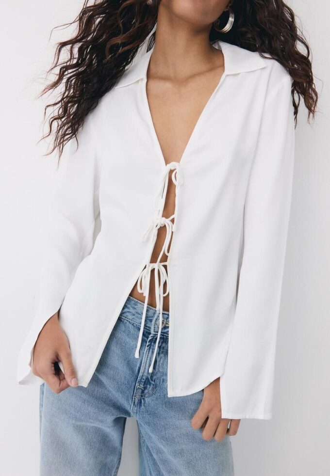 Satengskjorte med bånd