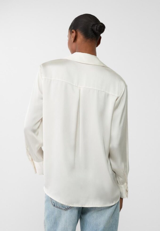 Satin-skjorte med krage