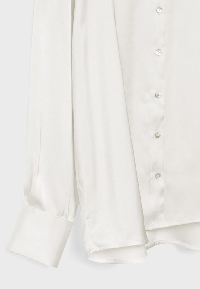Satin-skjorte med krage