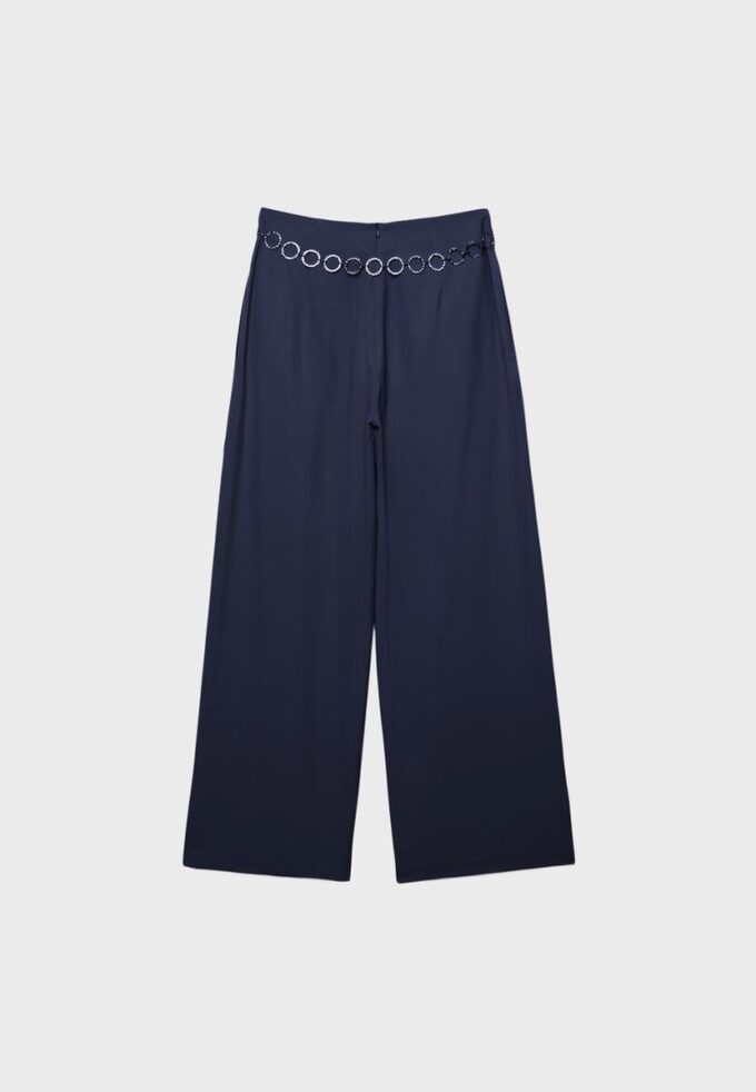 Satinbukser med innsnitt og kjede-belte