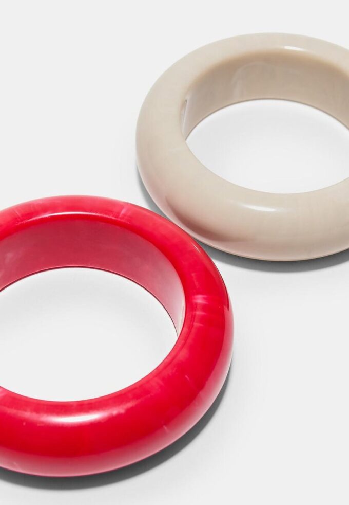 Sett med 2 armbånd i acetat