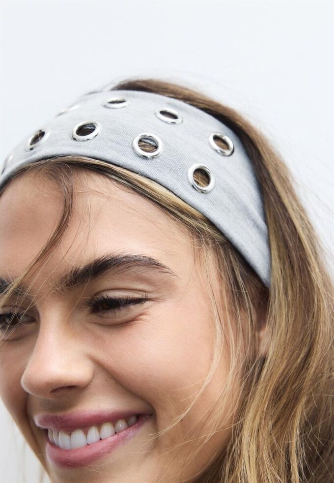 Sett med 2 pelshårbånd med nitter