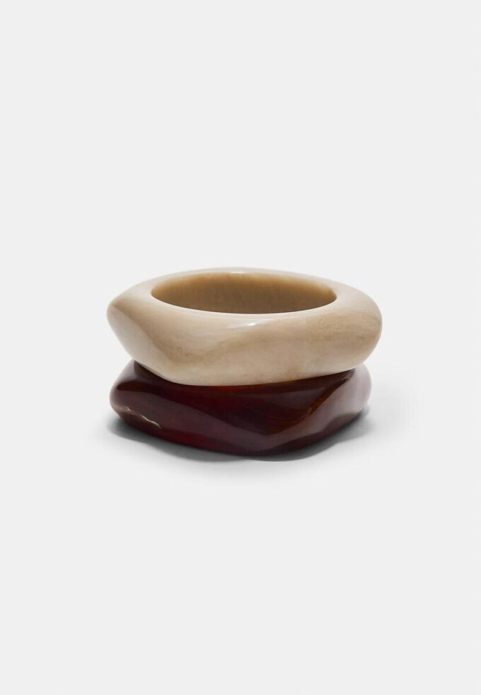 Sett med 2 stive armbånd