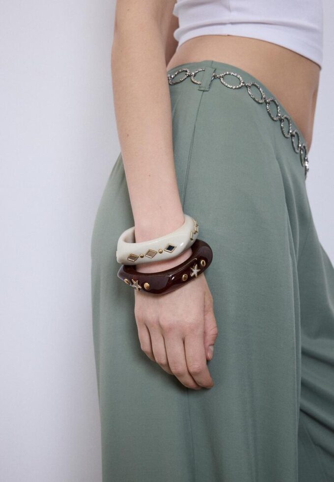 Sett med 2 stjerne- og glitrende armbånd