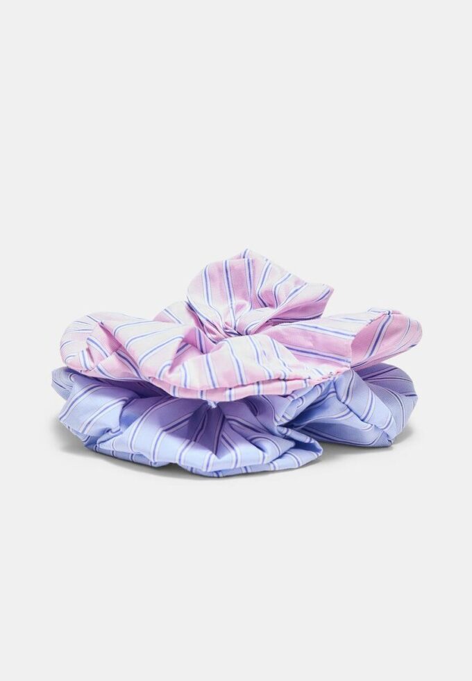 Sett med 2 stripete hårstrikker