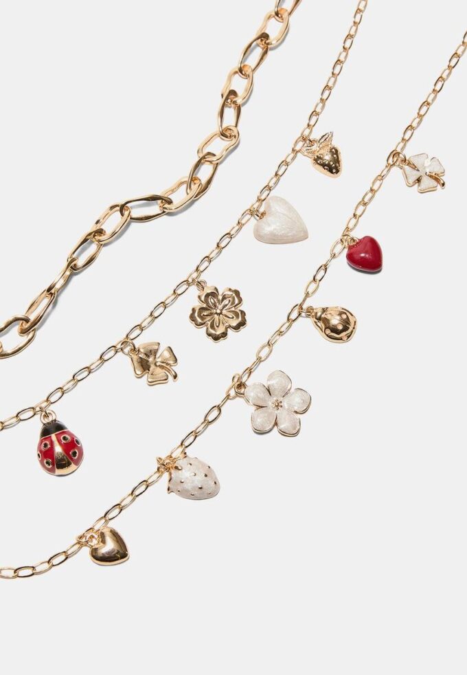 Sett med 3 halskjeder med flere anheng