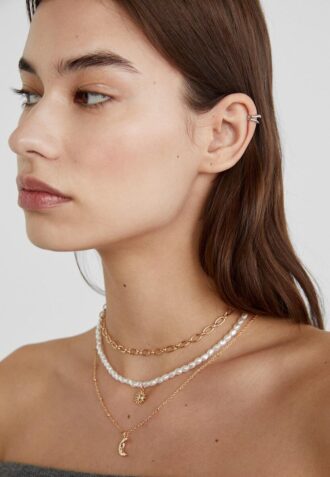 Sett med 4 måne- og solhalskjeder