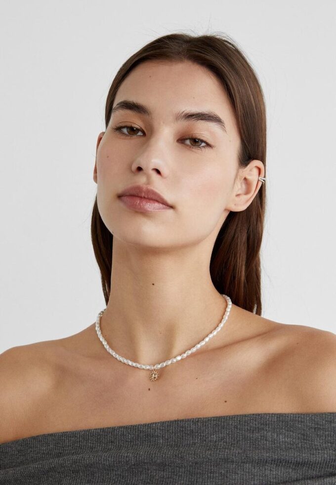 Sett med 4 måne- og solhalskjeder