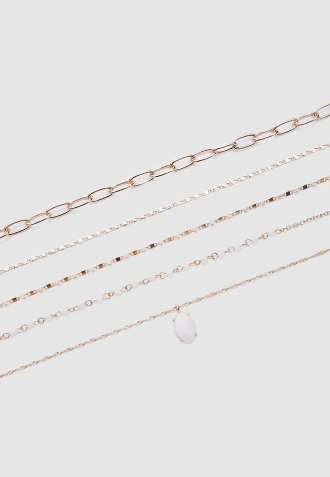 Sett med 5 halskjeder med rosa stein