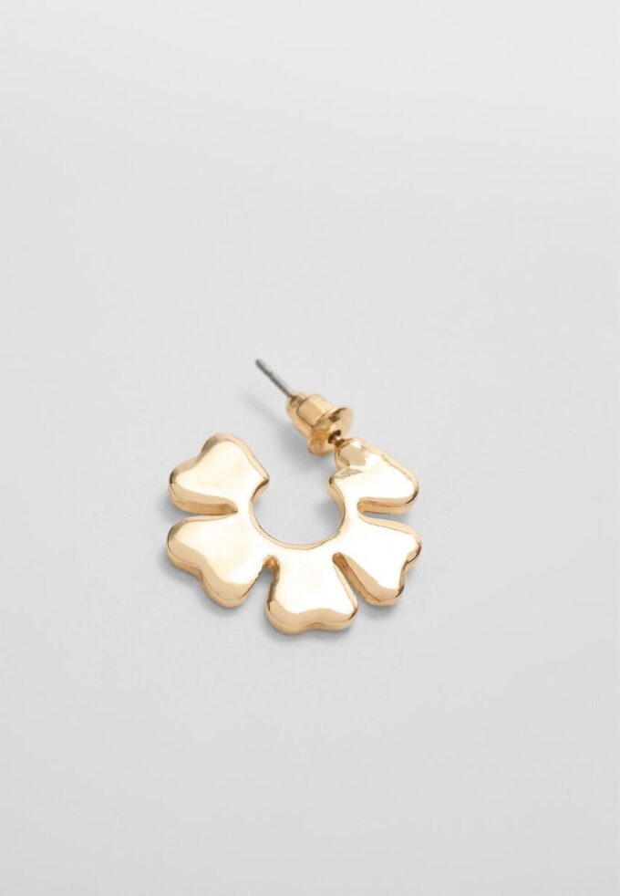 Sett med 9 blomsterøreringer