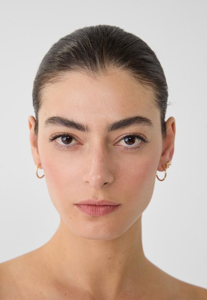 Sett med 9 blomsterøreringer