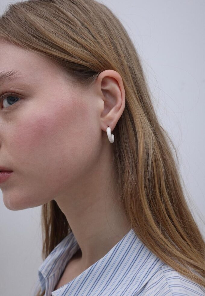 Sett med 9 hjerte- og hoop-øreringer