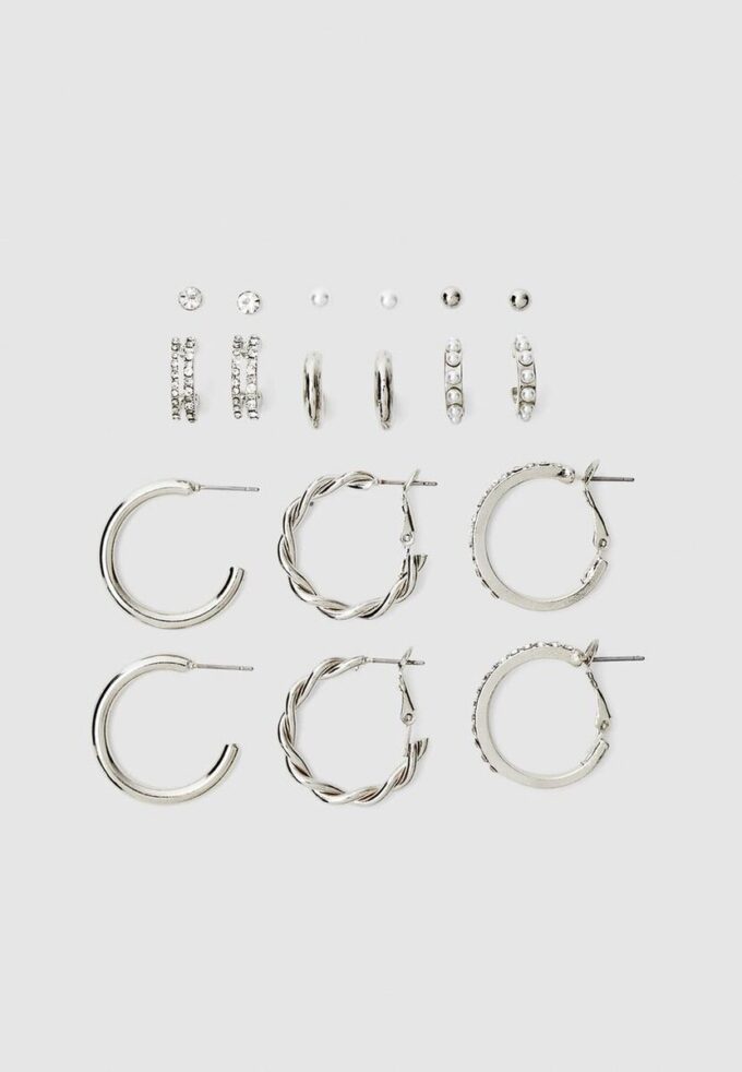 Sett med 9 par hoop-øreringer med rhinestones og perler