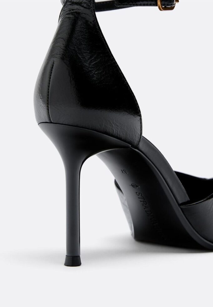 Skinn-høyhælte sko