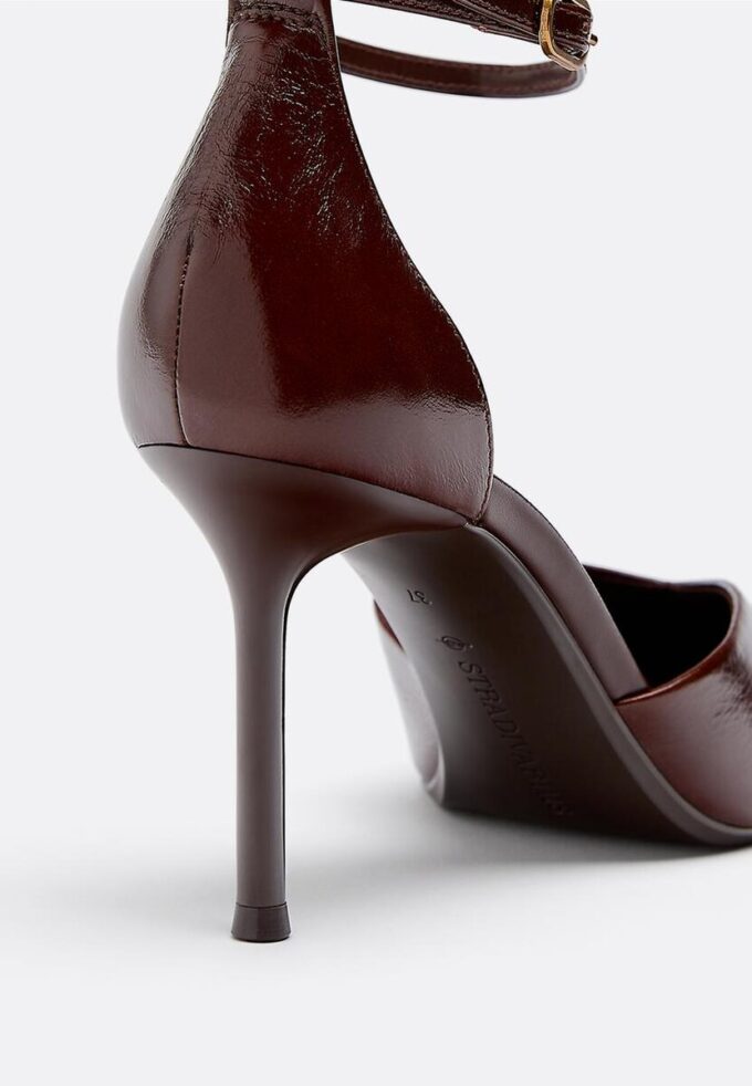 Skinn-høyhælte sko