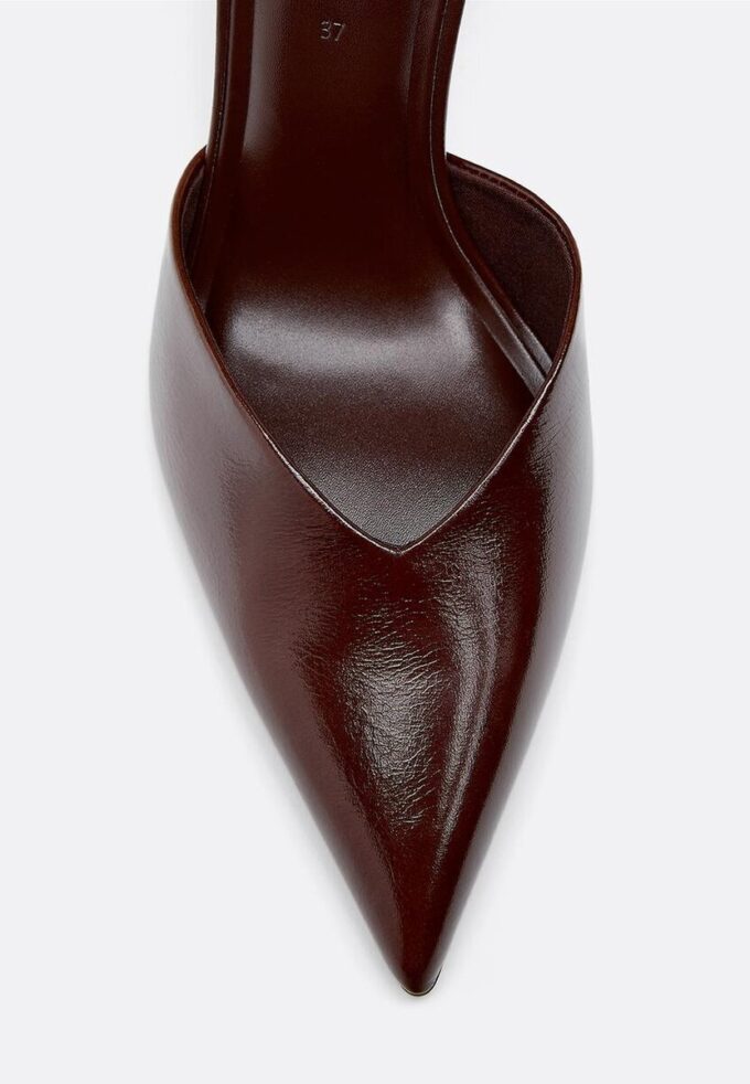 Skinn-høyhælte sko