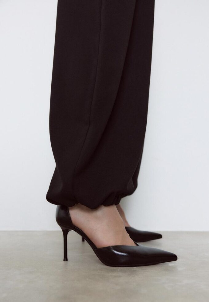 Skinn-høyhælte sko