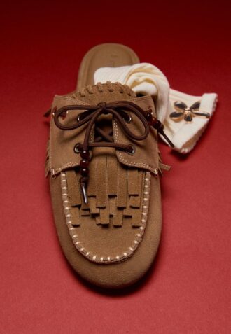 skinnloafers uten hael med charms 1 330x477 - Skinnloafers uten h&aelig;l med charms