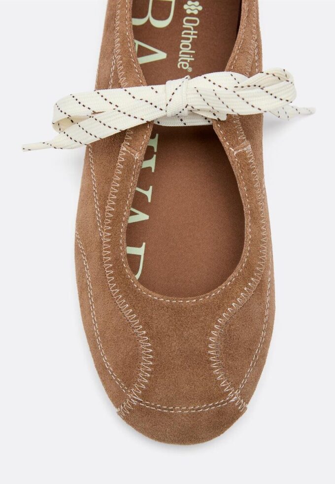 Skinnsneakers med sløyfe