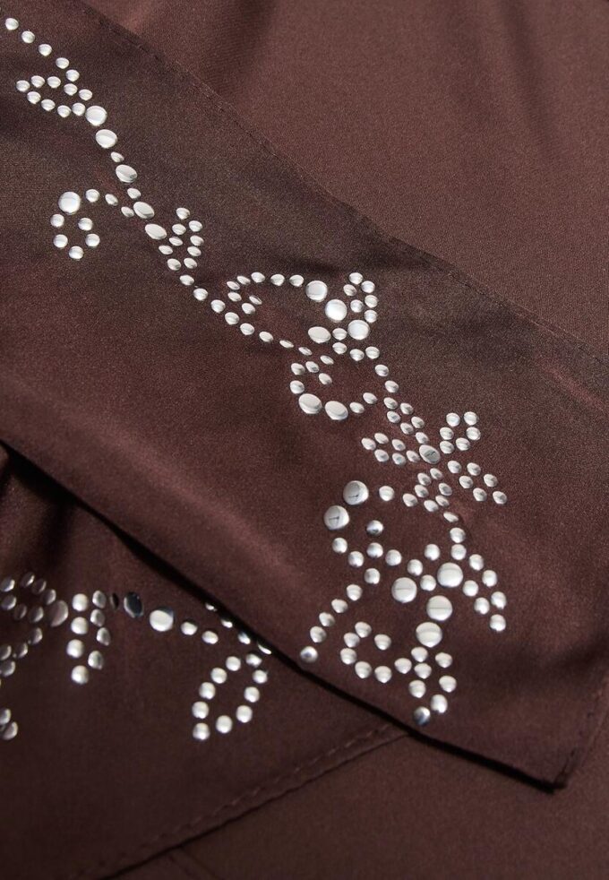 Skjerf med bit-detalj