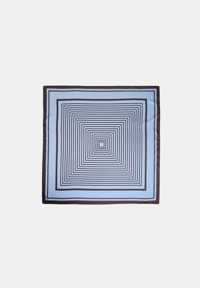 Skjerf med rutemønster