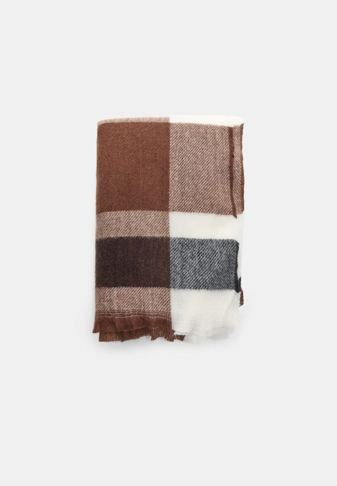 Skjerf med rutemønster