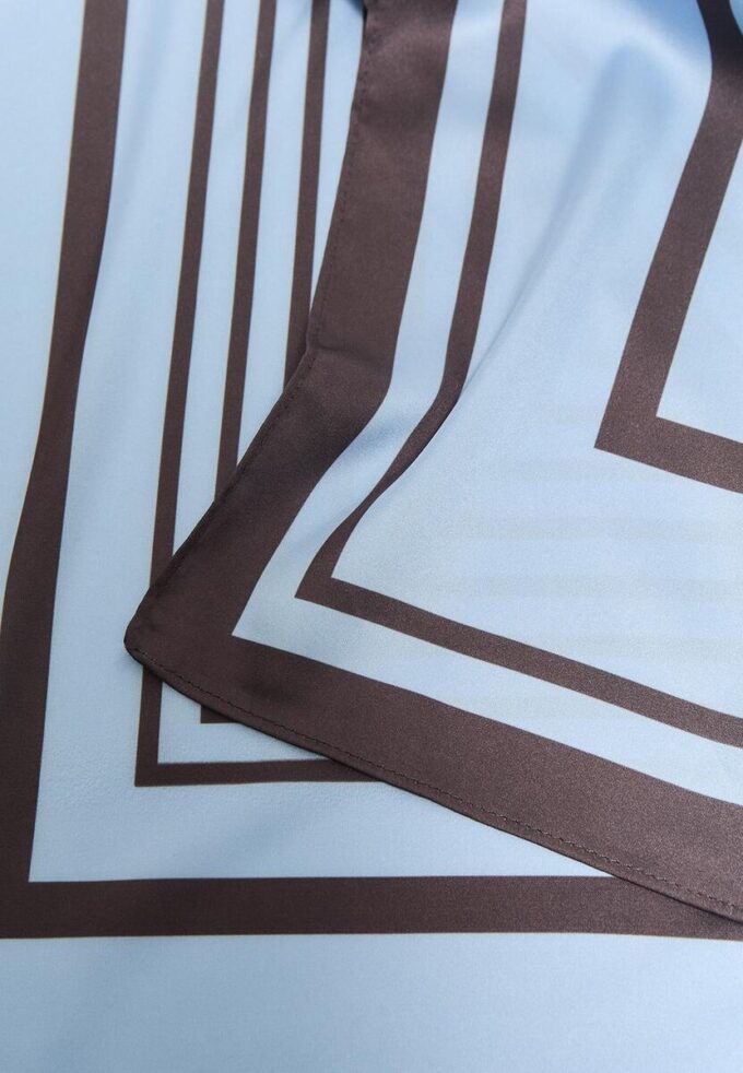 Skjerf med rutemønster