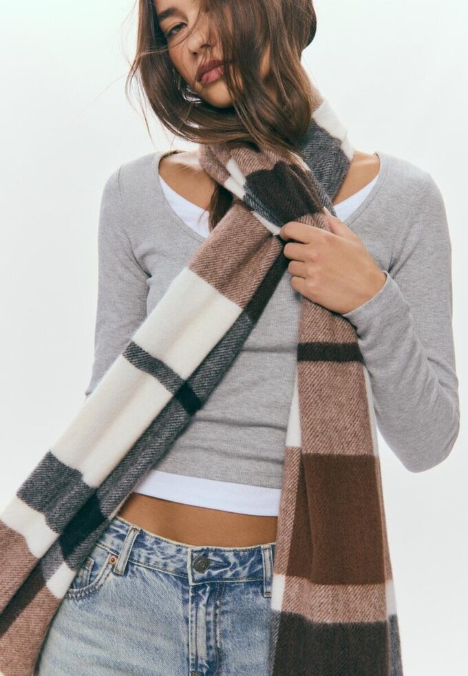 Skjerf med rutemønster