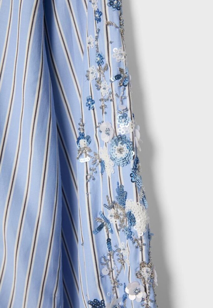 Skjorte med broderte ermer