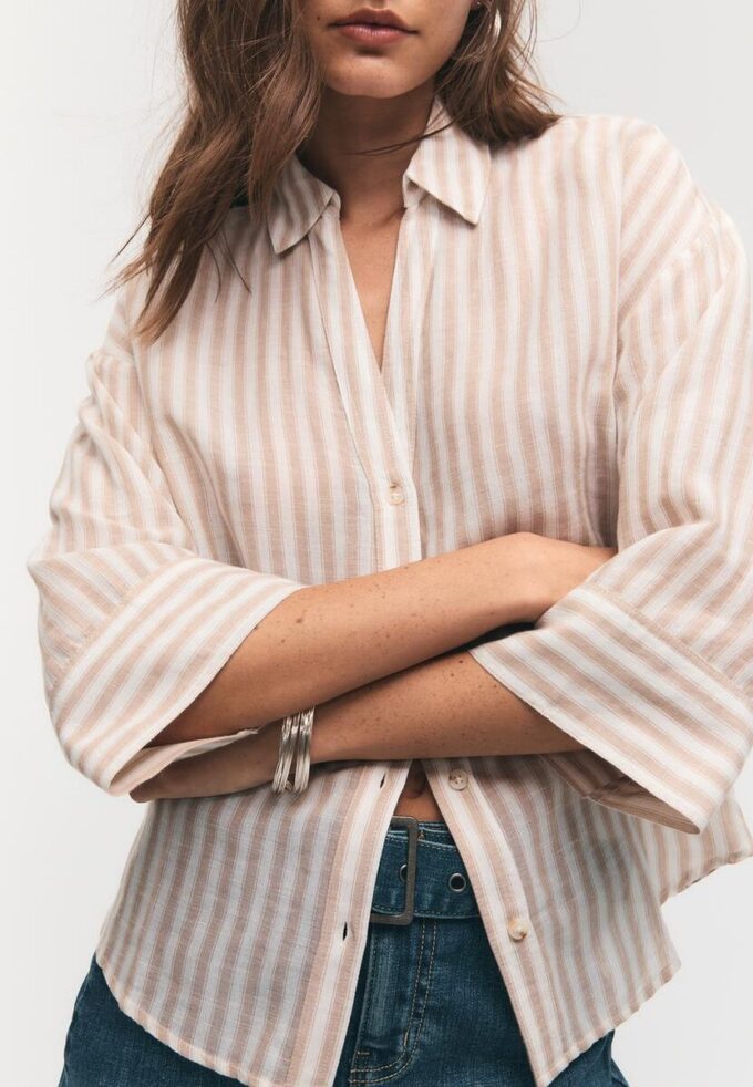 Skjorte med kimonoermer i lin-look