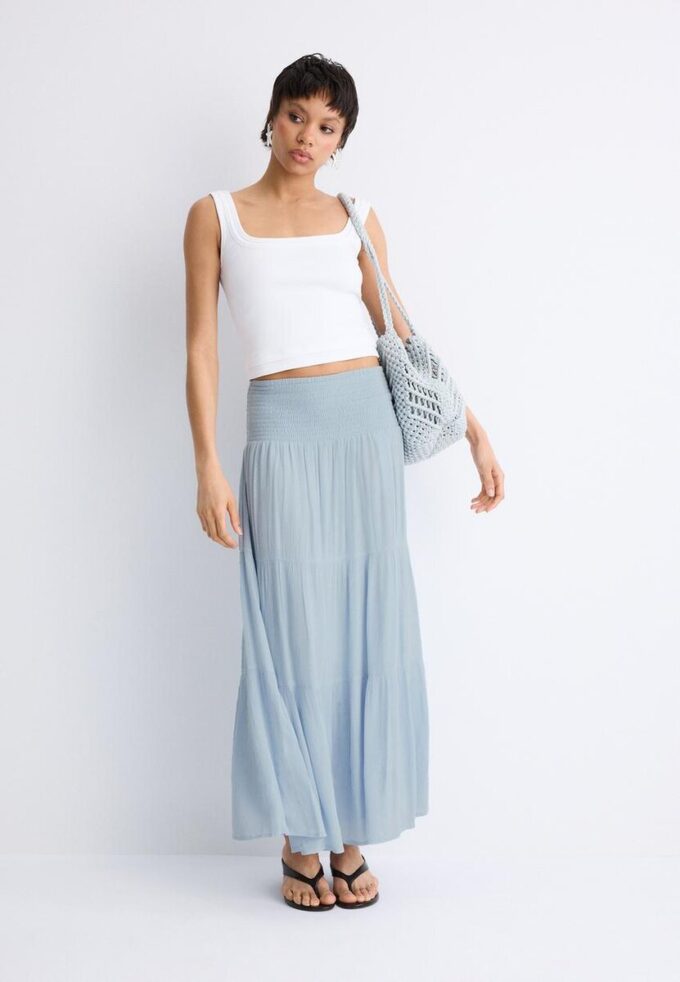 Skjørt med paneler og metalltråd