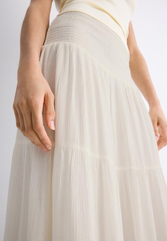 Skjørt med paneler og metalltråd