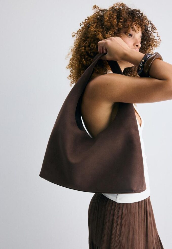 Skulderveske i imitert semsket skinn