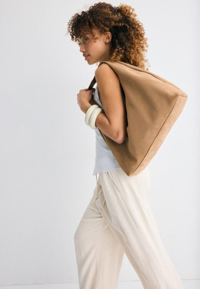 Skulderveske i imitert semsket skinn